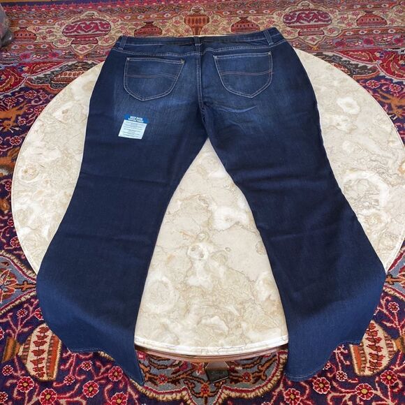 NWT Lee Riders Mid Rise Bootcut Jeans - Picture 3 of 14